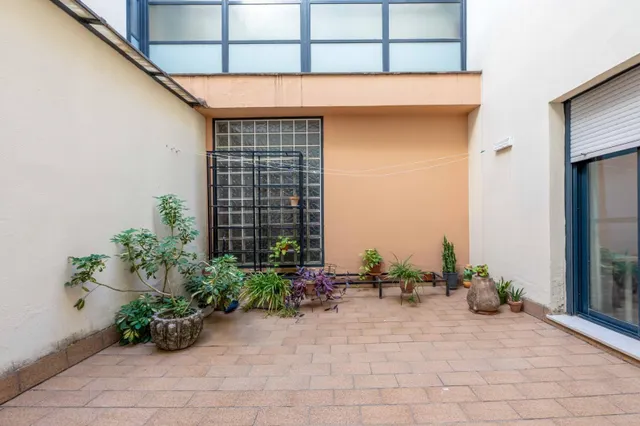 ¡Vive el Centro sin ruido! 180m2 construidos, 4 dormitorios, patio, garaje y trastero en calle Inocentes — 6