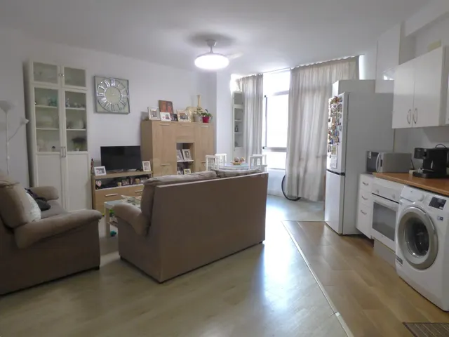 Vivienda con ascensor muy luminosa - foto 4