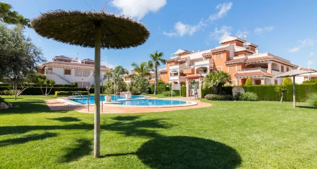 BUNGALOW DE 2 DORMITORIOS 1 BAÑO EN ZENIA-MAR ( ORIHUELA COS - foto 2