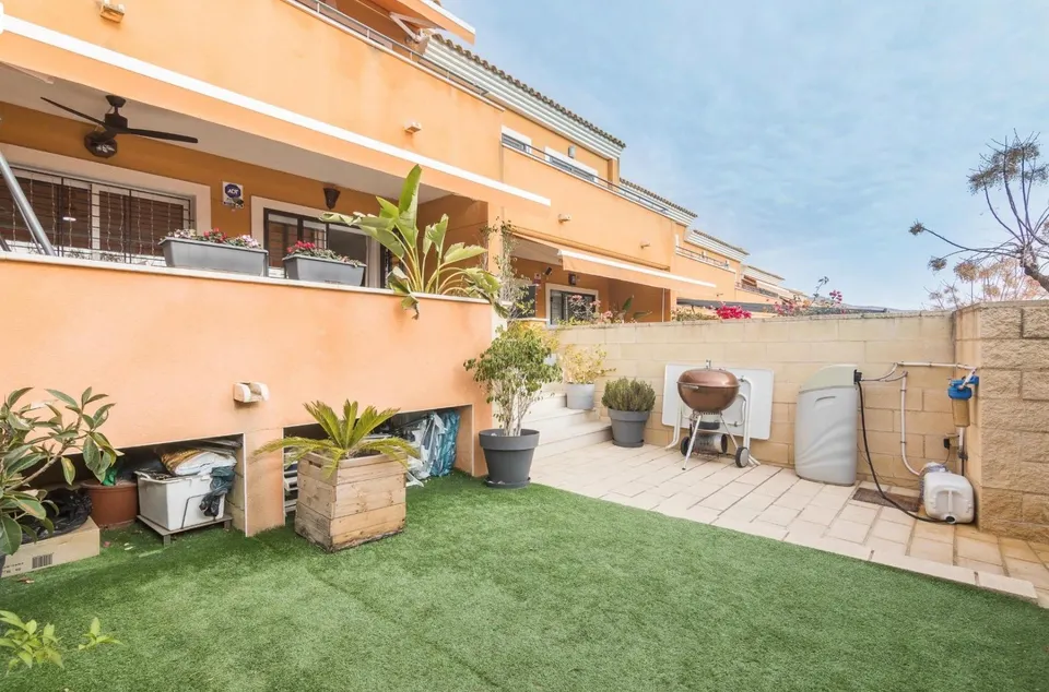 AMPLIO DUPLEX EN CAMPO DE GOLF