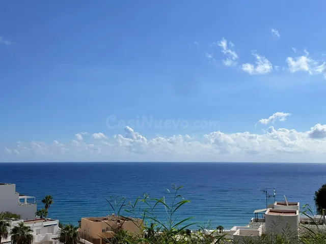 Piso de 3 dormitorios con vistas al mar y piscina — 3