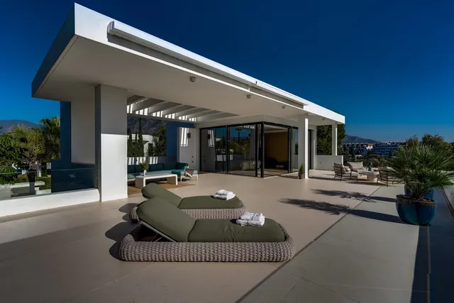 Chalet 5 habitaciones 868m² en venta - Costa del Sol — 34