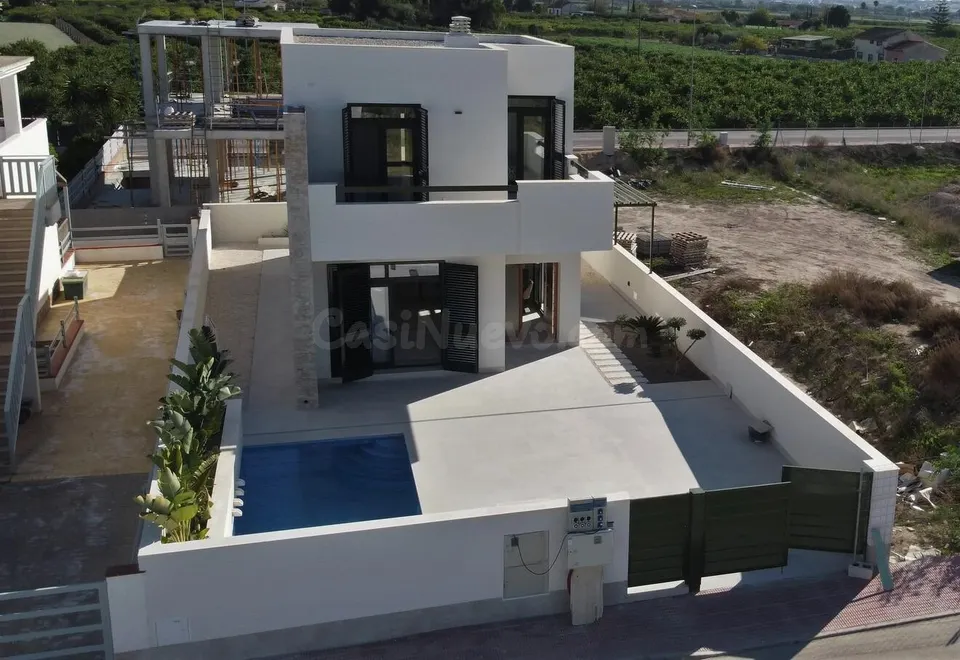 Villas nuevos con piscina privada