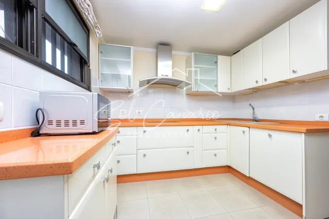 Exclusivo Piso en Primera Línea de Playa de Las Canteras con Vistas al Mar — 9