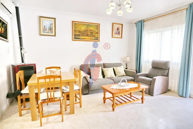 Espectacular bungalow en esquina con gran solárium, jardín privado y piscina en Guardamar del Segura — 10