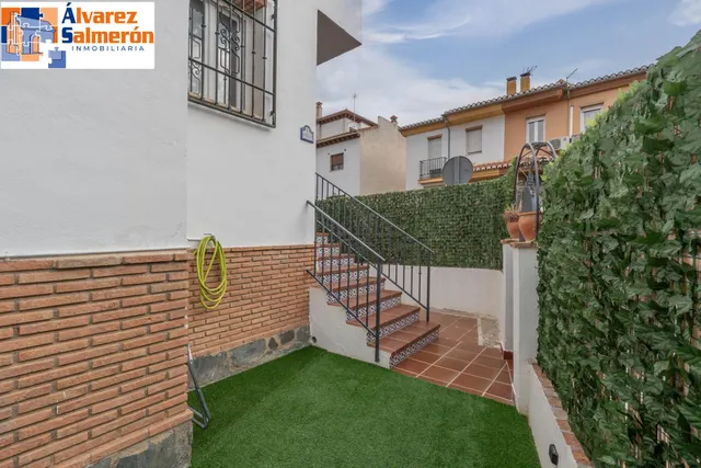 Encantadora Casa Reformada en Ogijares con Vistas y Espacios para Disfrutar — 43