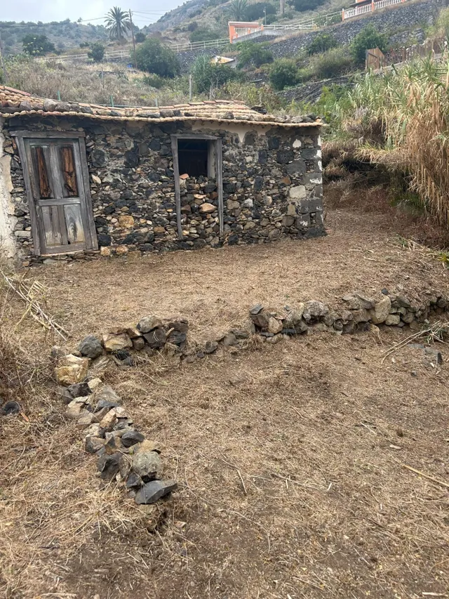 Terreno de asentamiento rural con casa a reformar - foto 3