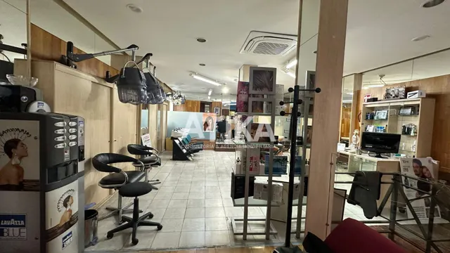 LOCAL COMERCIAL - TRASPASO, ALQUILER O VENTA — 7