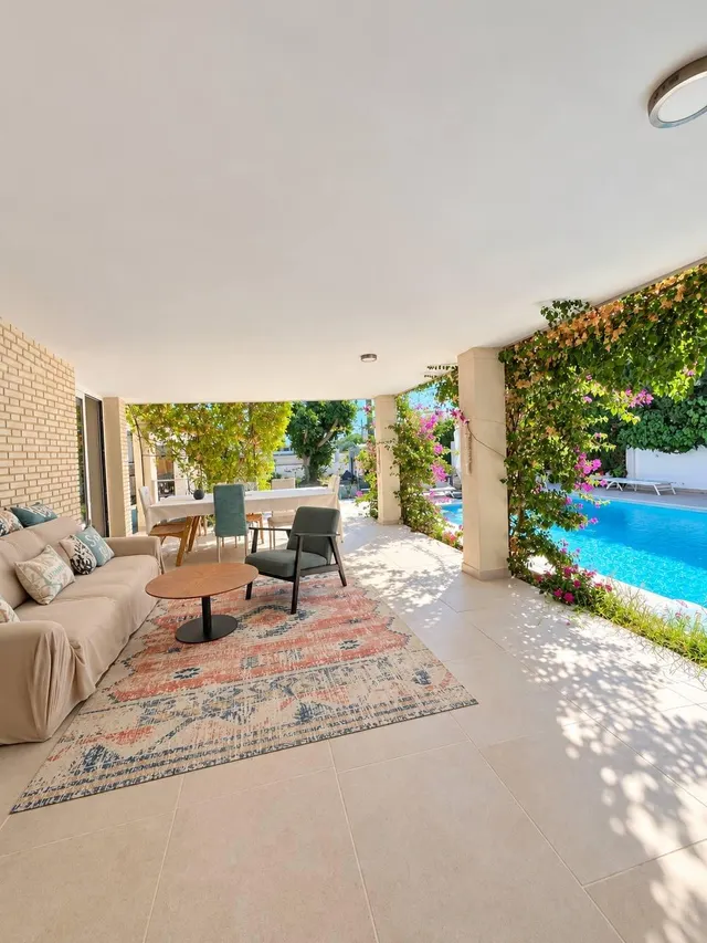 Exclusiva villa de lujo en san juan: dos casas independientes y oasis privado — 19