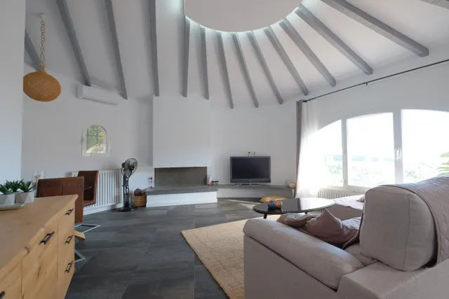 VILLA DE LUJO COMPUESTA POR 3 APARTAMENTOS INDIVIDUALES, TODO DE PRIMERA CALIDAD CON VISTAS AL MAR — 45