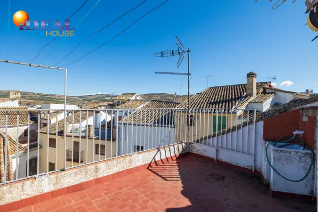 Espectacular edificio a 3 calles con vivienda y locales comerciales en pleno centro de Alhama de Gr — 42