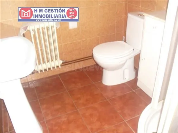 CASA CON LOCAL COMERCIAL, TERRAZA Y COCHERA - foto 4