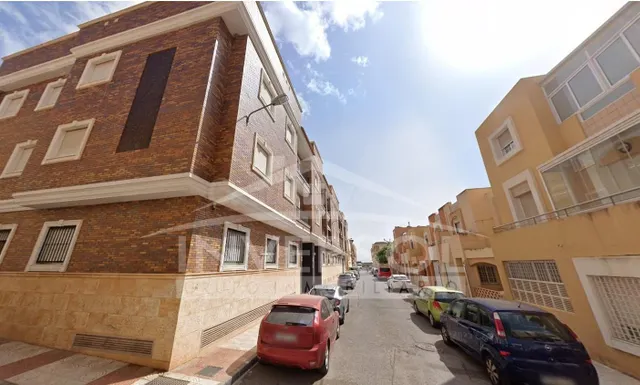VIVIENDA EN CALLE SIERRA ALMAGRERA - foto 3