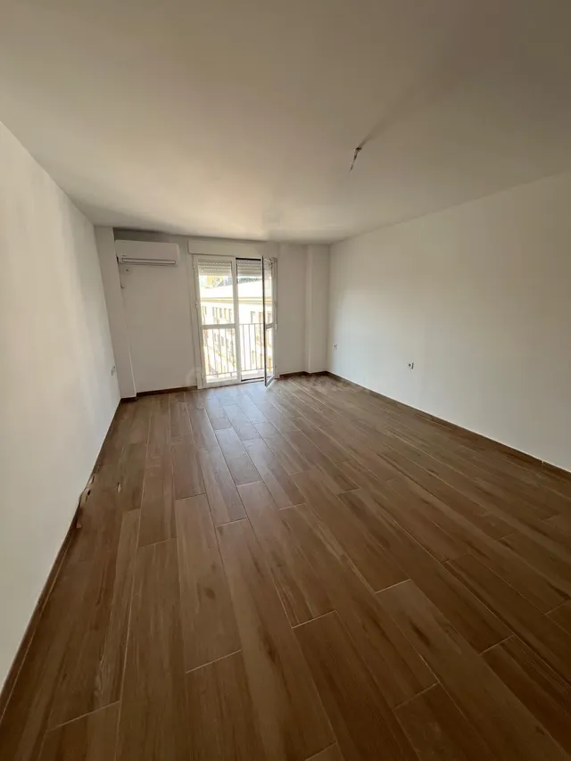 Centro San Lorenzo, cerca del Río. Excelente piso reformado  - foto 2