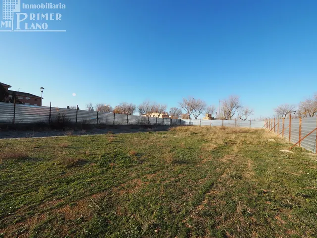 *Solar en el Poligono 20 Tomelloso con 1.154m2, por solo 180