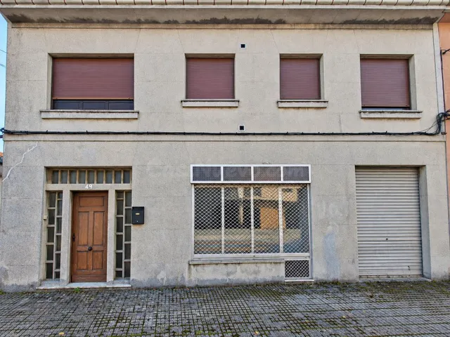 CASA CON LOCAL COMERCIAL, GARAJE Y PATIO EN LA GARGANTADA, L