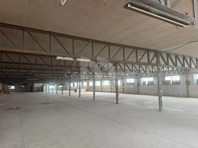 Imponente Nave Industrial en Alquiler en Massanassa -