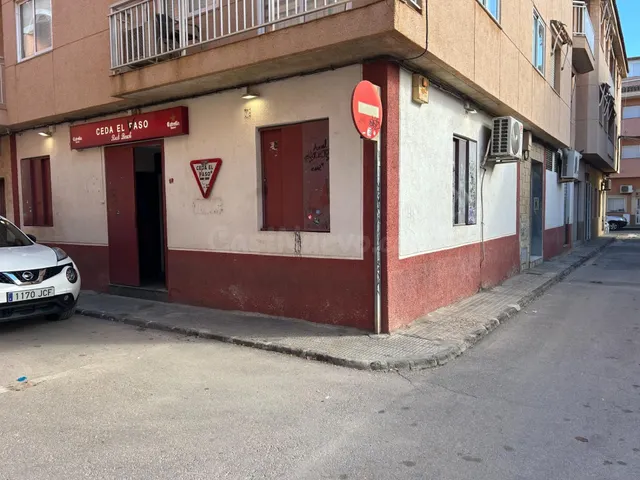 LOS ALCÁZARES - LOCAL COMERCIAL EN PLANTA BAJA Y ESQUINA - foto 2