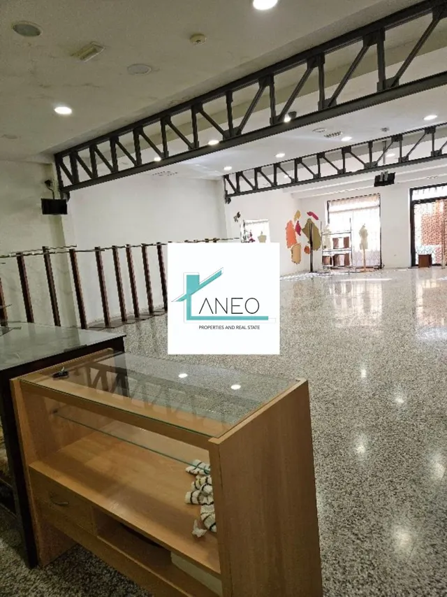 Amplio Local Comercial en Monovar - Oportunidad de Inversión - foto 2
