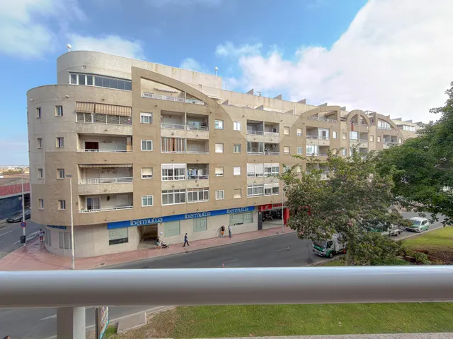 Centro! Encantador apartamento (Año 2003) con terraza confortable y vistas despejadas + 2 Piscinas comunitarias — 12