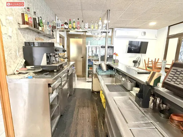 ¡local comercial en venta a 100 m del mar con amplia terraza y salida de humos! — 21