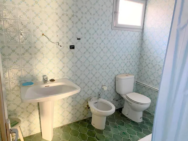 AMPLIA VIVIENDA CON PATIO Y GARAJE — 10