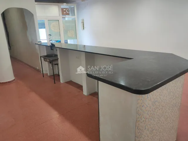 SE VENDE O SE ALQUILA LOCAL COMERCIAL VACIO EN EL CENTRO DE ASPE — 6
