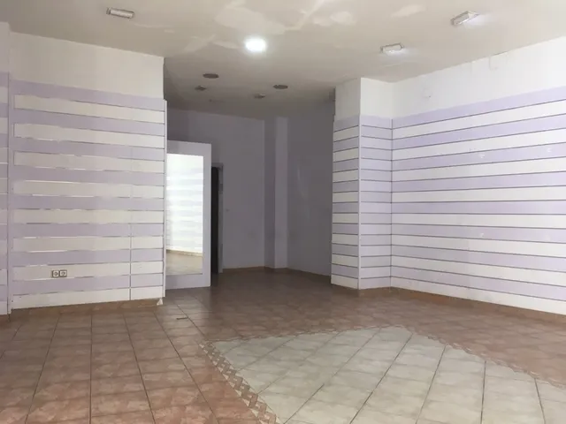 FABULOSO LOCAL PARA INSTALAR SU NEGOCIO. — 8