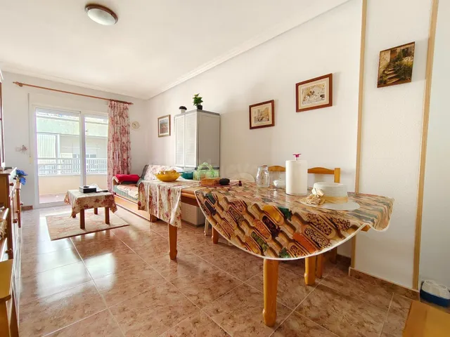 MAGNIFICA VIVIENDA PARA RESIDIR TODO EL AÑO, CERCANO A COLEG - foto 2