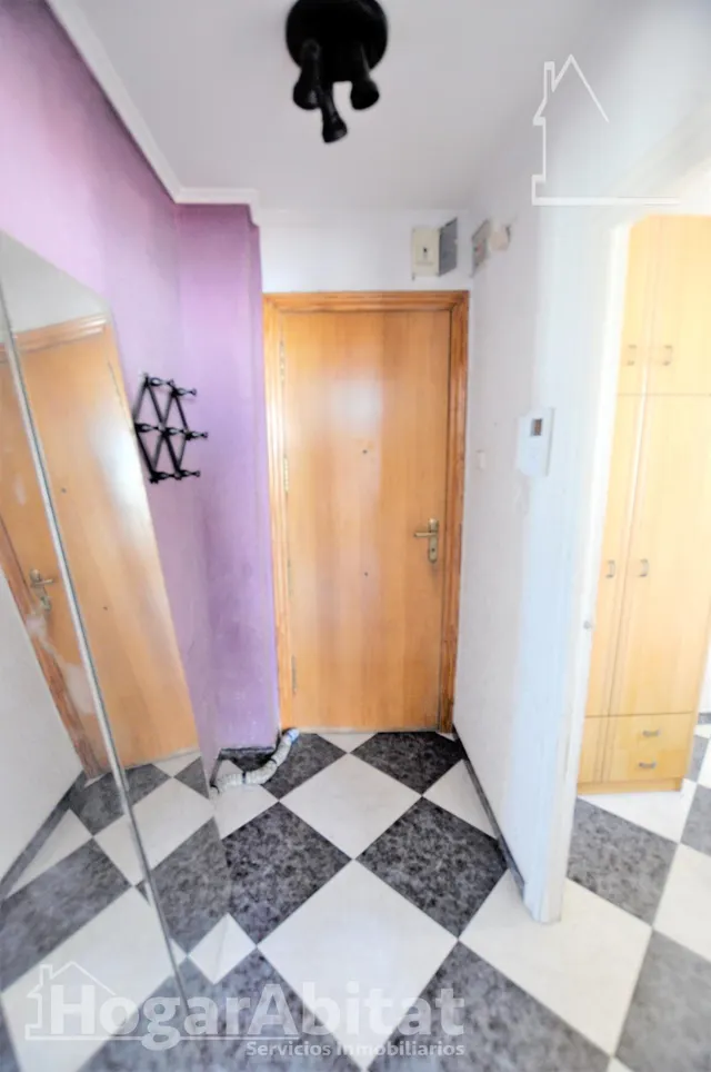 ÁTICO LUMINOSO CON GRAN TERRAZA, TODO AMUEBLADO Y CERCA DEL CENTRO — 27