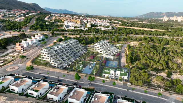 Obra nueva en Finestrat con preciosas vistas al mar! www.euroloix.com — 23