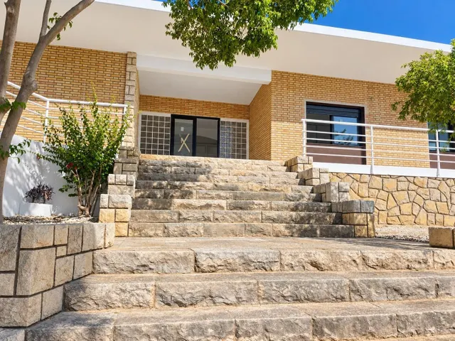 Espectacular Chalet en Benidorm - Pueblo Levante por €995,00 - foto 4