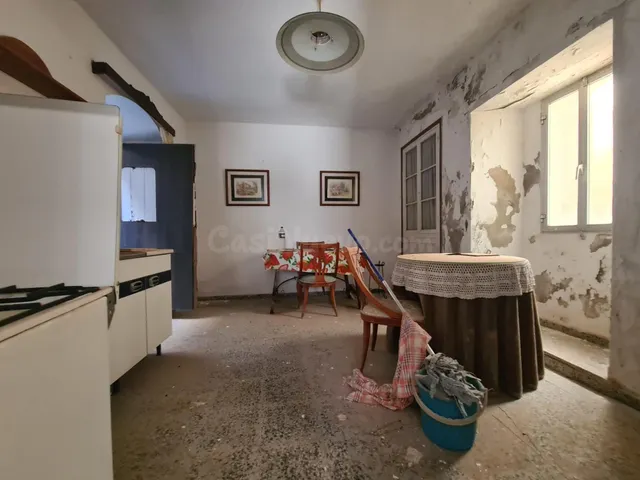Casa de pueblo para reformar - foto 4