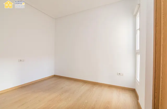PISO DE 102 METROS CONSTRUIDOS  3 DORMITORIOS, 2 BAÑOS Y VESTIDOR EN EL ALTET — 33