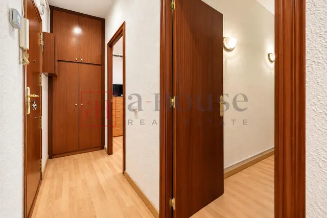 Piso listo para entrar a vivir con balcón y doble orientación en el poblenou — 30