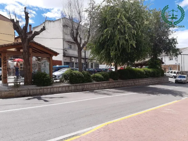 ¡Oportunidad Única! Local de Oficina en el Corazón Comercial del Pueblo — 7
