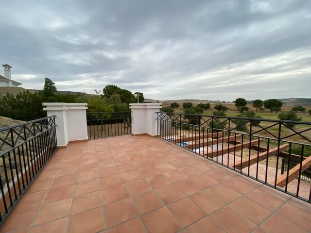 VILLA DE LUJO EN EL CAMPO DE GOLF — 34