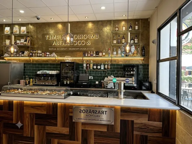 Bar-Cafetería en traspaso en Patraix. En funcionamiento, con - foto 2