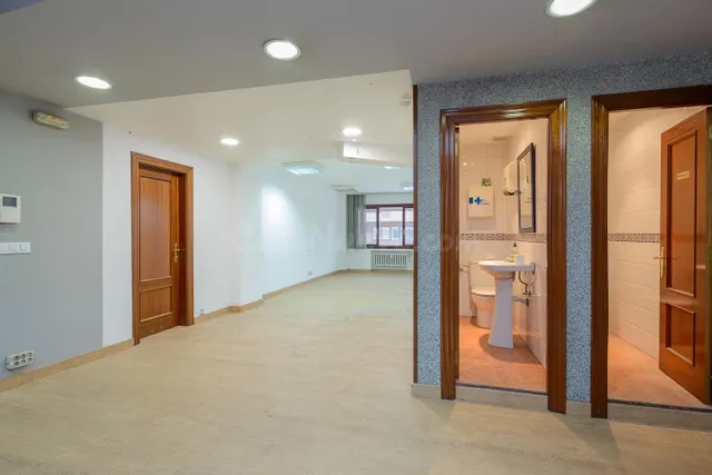 Piso con gran potencial en el centro de Oviedo – Calle Cerva - foto 3
