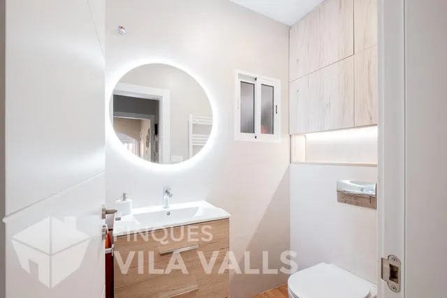 Casa esquinera con jardín privado y estilo inigualable — 21