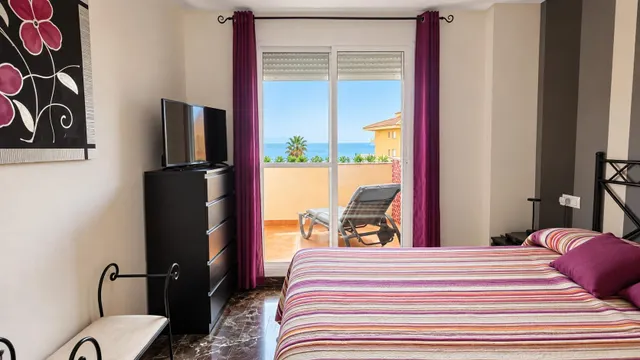 EN ALQUILER APARTAMENTO CON AMPLIA TERRAZA Y VISTAS AL MAR — 8
