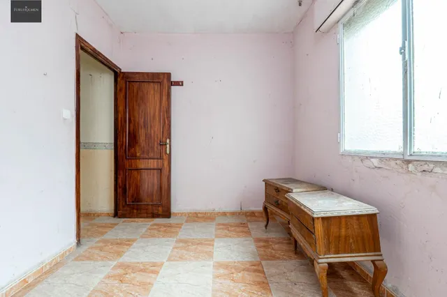 SE VENDE CASA CON UNA PARCELA DE 518 m2 (EN EL CENTRO DE LOS OGÍJARES). — 13