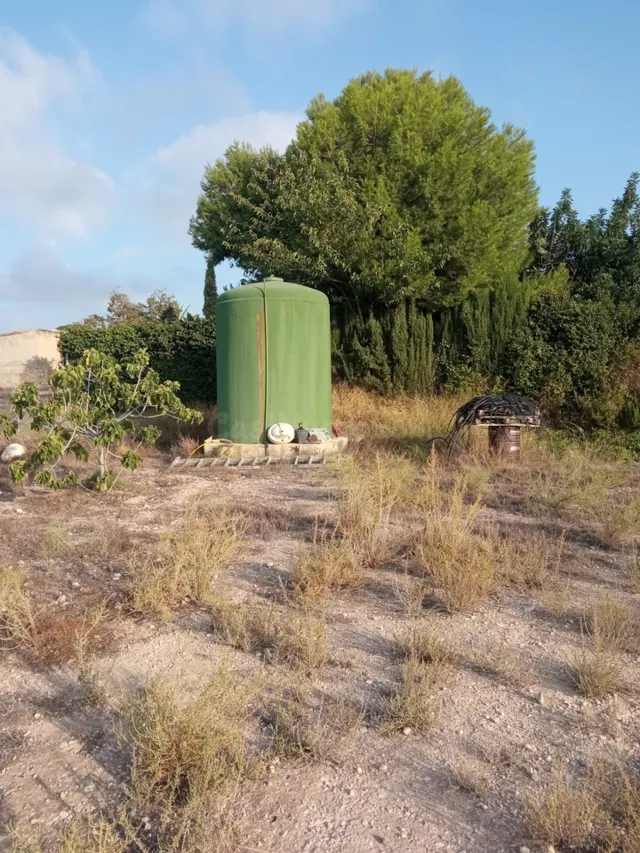 Terreno urbano vallado paro de construcción