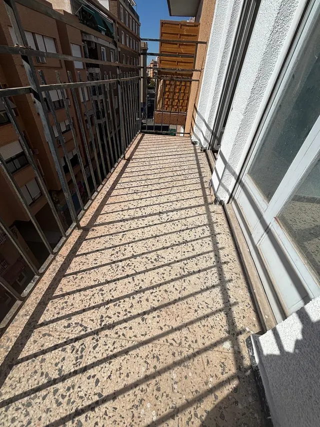 Vendo piso de 136 m2 con Ascensor junto Av. Novelda Chimenea - foto 2