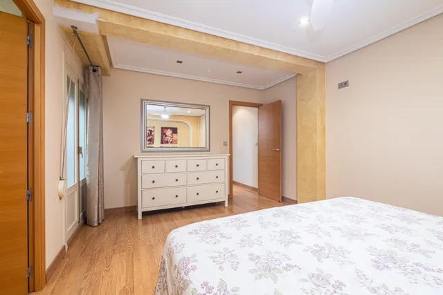 Tu refugio de luz en el corazón de Elche: entresuelo reformado con patio pisable — 23