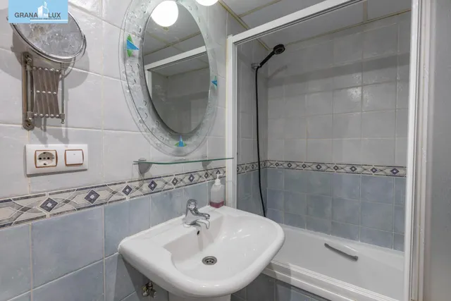 Adosada con 4 dormitorios, amplias terrazas y vistas a Granada y sierra nevada — 19