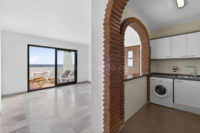 Apartamento con vistas al mar y cerca de la playa en Calahon - foto 3
