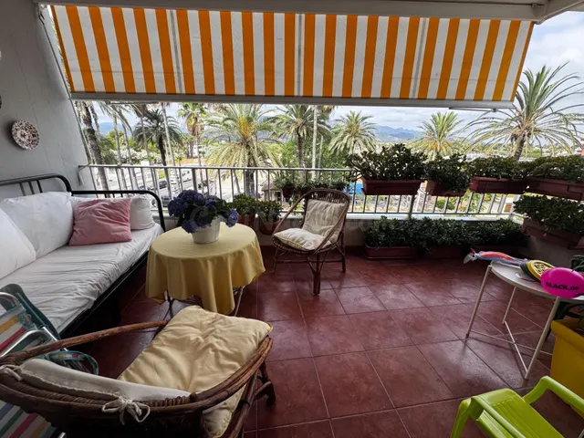 APARTAMENTO A ESCASOS METROS DEL MAR MUY ACOGEDOR — 2