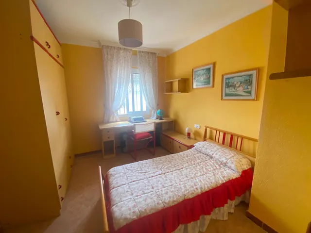 Exclusivo pareado en Santa Mónica: elegancia, espacio y vistas inigualables — 24