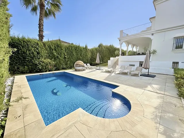 Chalet 5 habitaciones 220m² en venta - Marbella — 4